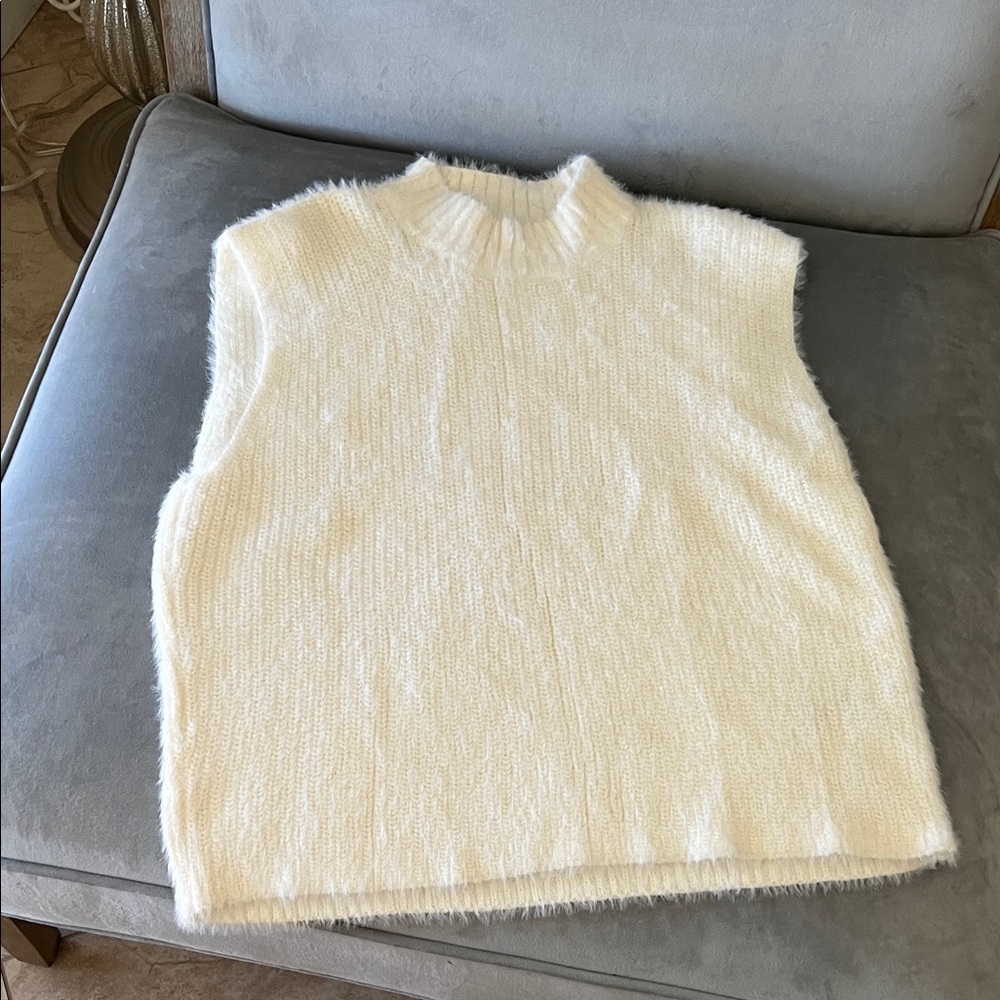 Old Navy Sleeveless Cozy and Furry Cream Sweater
